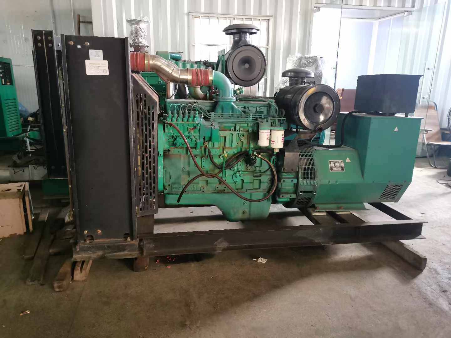 盘锦发电机租赁如何确定电缆的承载电流是否在安全范围内？