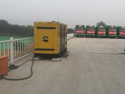 盘锦电力系统的稳定性和设备兼容性如何影响发电机组的频率规格？