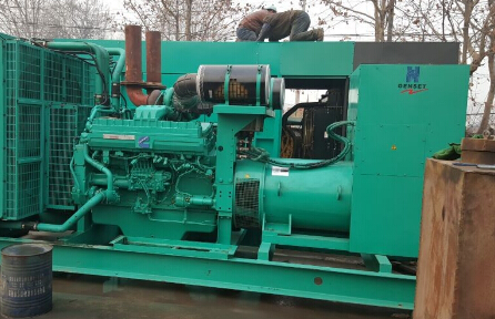 盘锦发电机组如何判断水冷式机油散热器内部是否需要清洗？