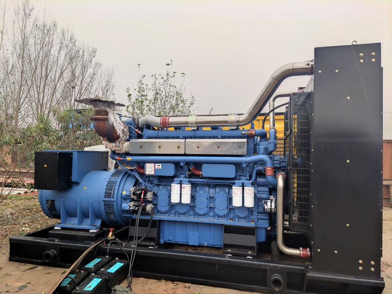 盘锦柴油发电机组更换机油时，应遵循哪些步骤？